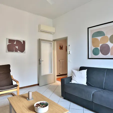 Guesthost - Coverciano Comfortable Florence